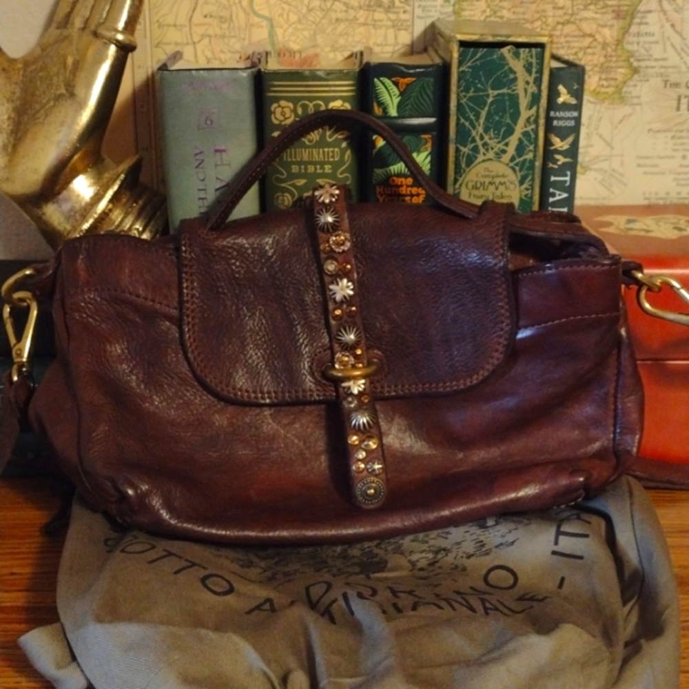 Campomaggi beautiful leather cross body purse with dust bag!